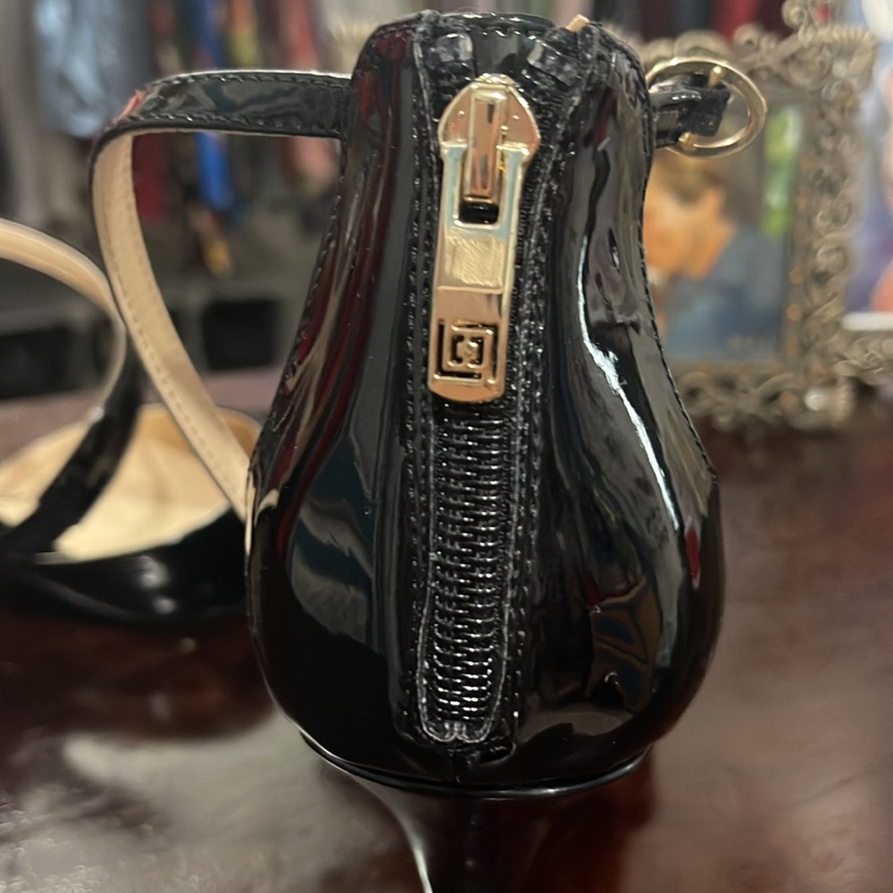 Size 11 patent leather heels - Picture 3 of 5